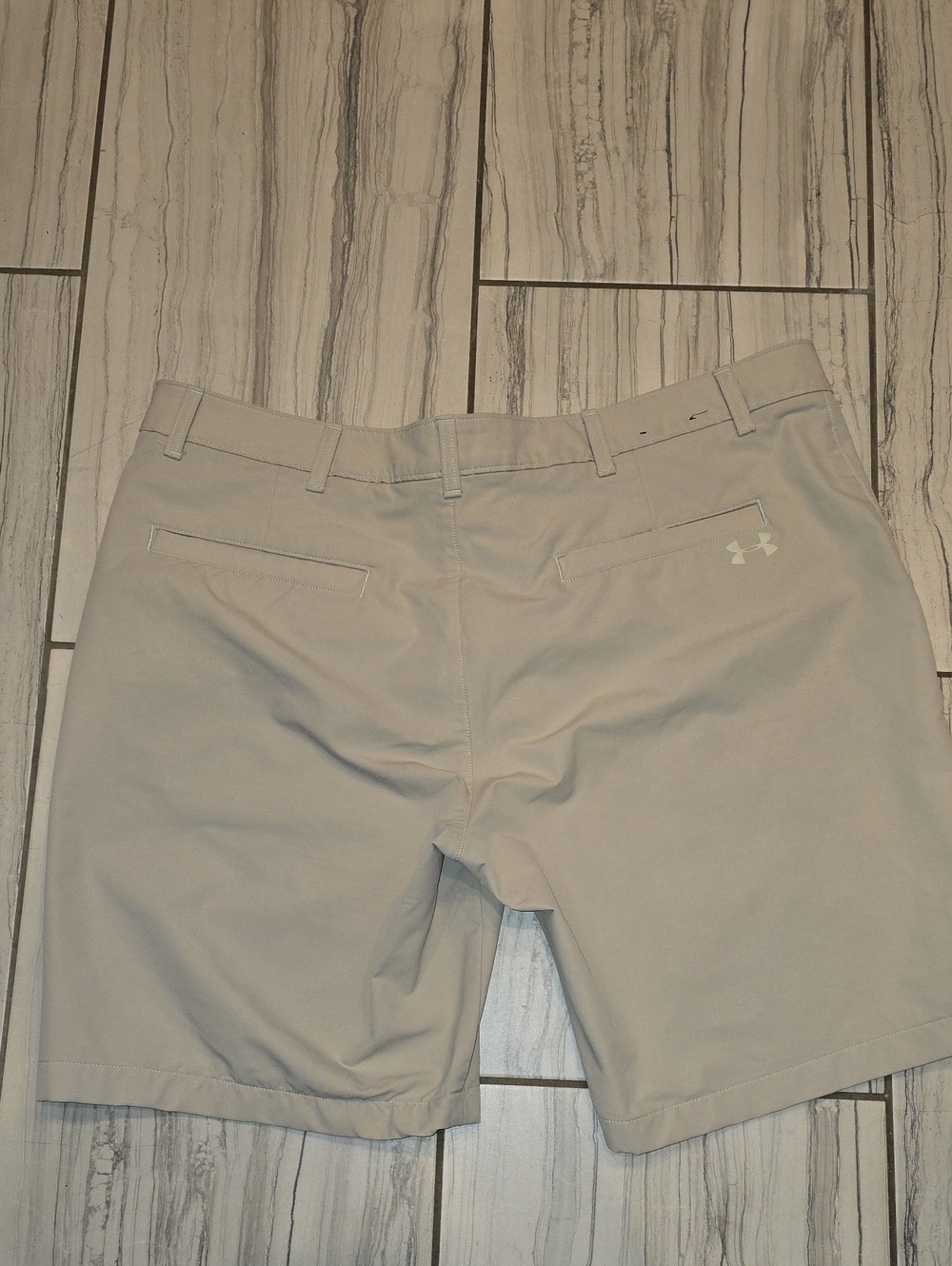 Under Armour Men’s Beige Performance Golf Shorts